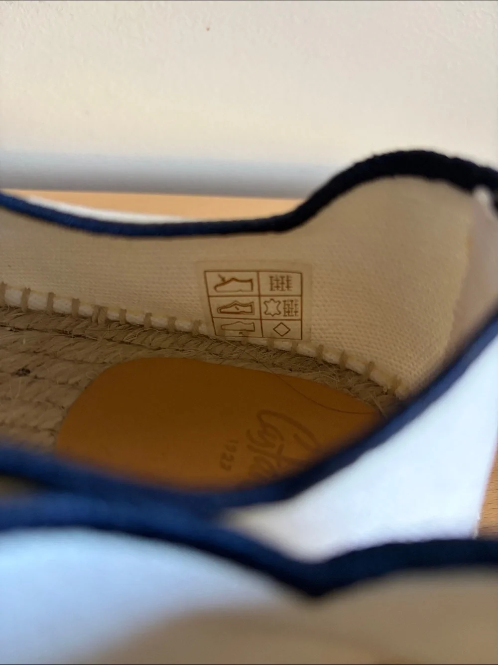 Castaner White Canvas Moccasins with Navy Trim Sz 39